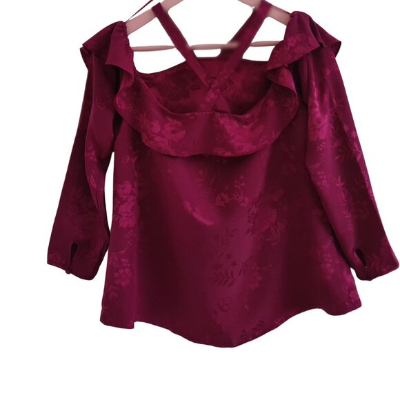 ✨GUESS Los Angeles Satin Off-Shoulder Floral Blouse – Wine Red – NWT – Size S - Picture 3 of 4